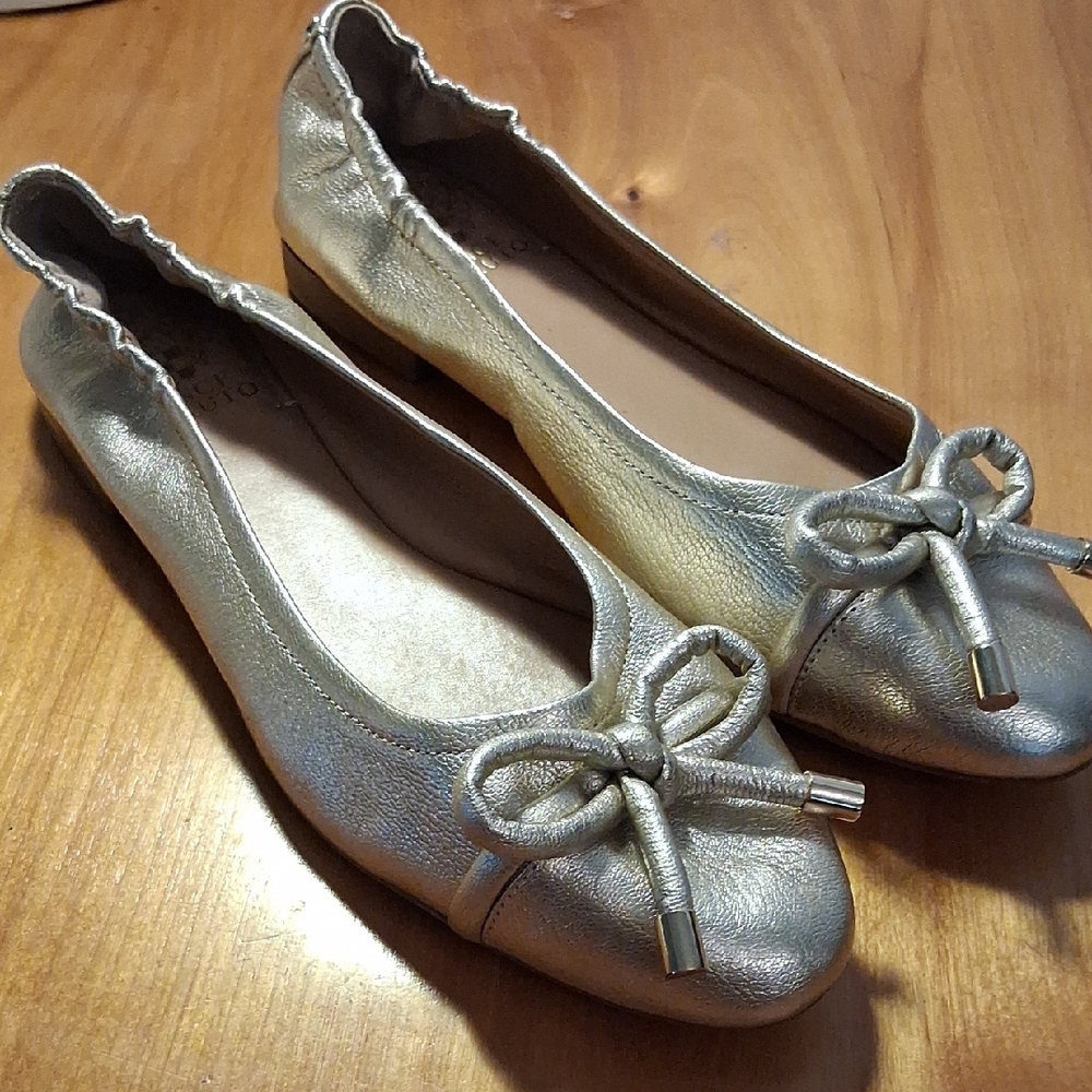 Vince Camuto Flats Size 9.5